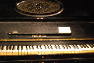 松本楽器のピアノ