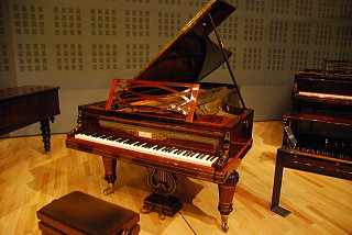 プレイエルのピアノ。パリ・音楽博物館