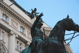 ラデツキー将軍の像